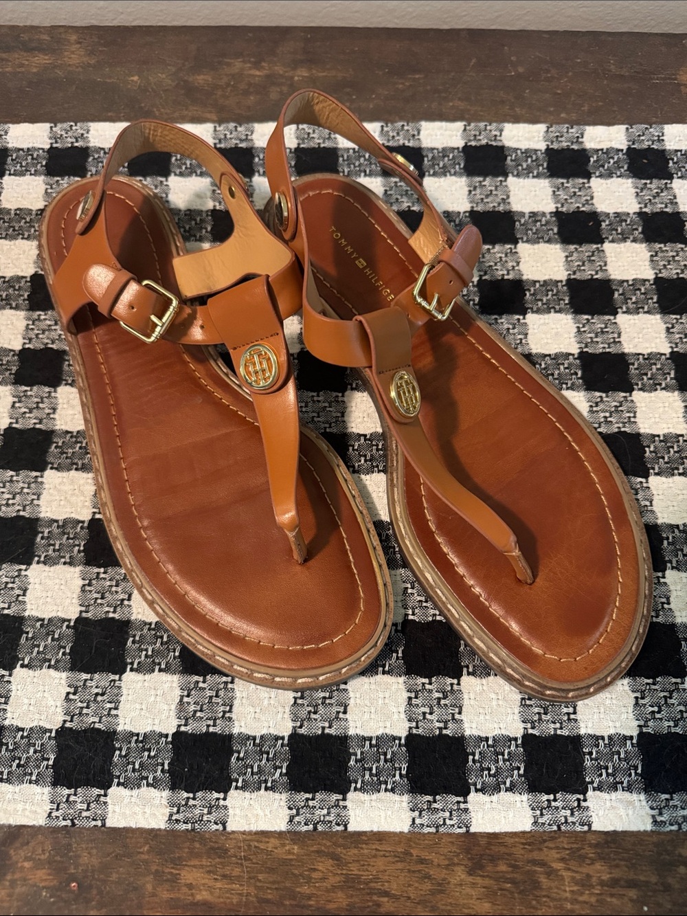 Tommy Hilfiger Tan Leather T-Strap Sandals with Gold Accent